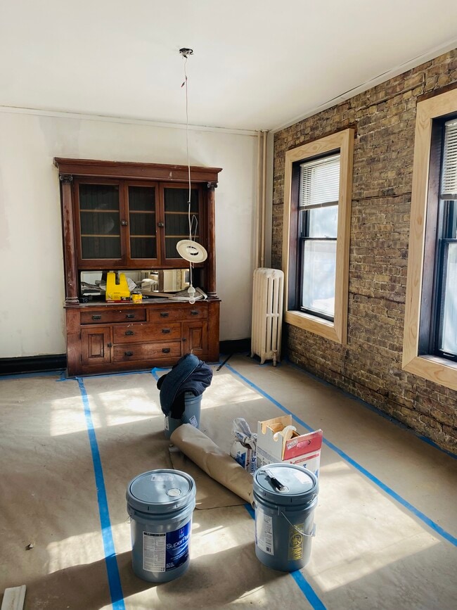 Building Photo - 3018 W Schubert Ave