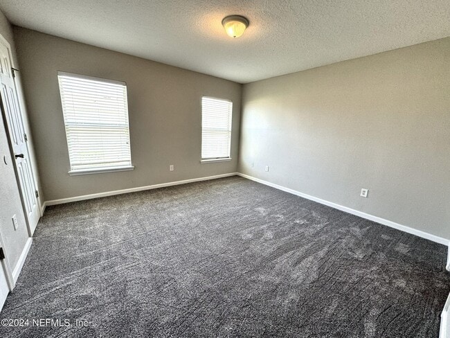 Foto del edificio - 1500 Calming Water Dr