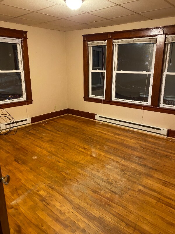 3 E Main St Unit 3R, ster, MA 01570 Room for Rent in ster, MA