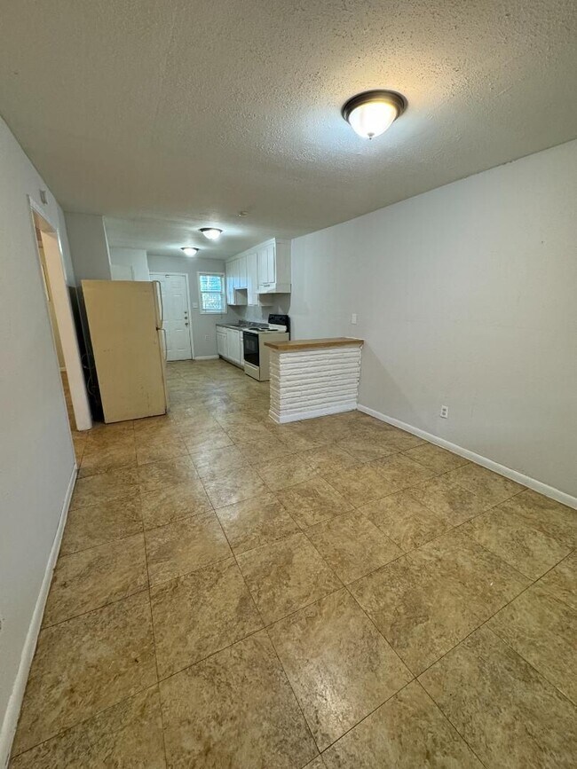 Foto del edificio - 5014 Carmen St