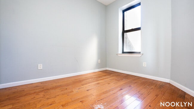 Foto del edificio - 373 E 28th St