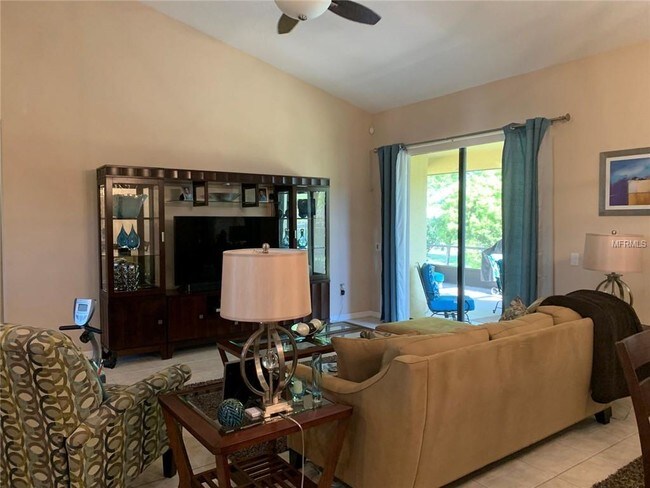 Foto del edificio - 24404 Lakeview Pl
