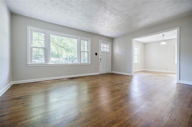 Foto del edificio - 1716 Beacon Hill Blvd NE