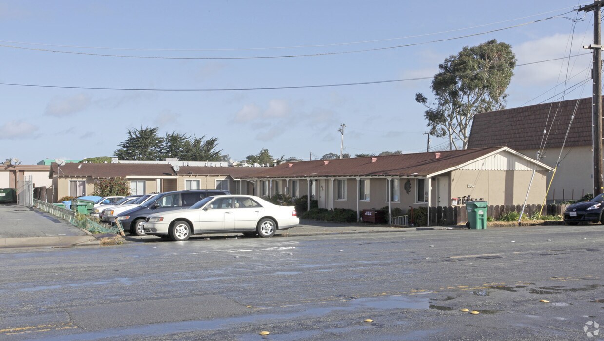 Primary Photo - 1137 Echo Ave