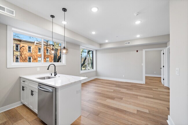 Foto del edificio - 2820 W Diamond St