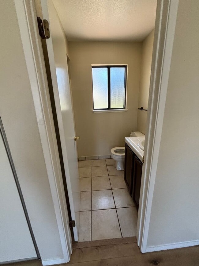 Building Photo - Spacious 4-Bedroom Home with Community Poo...