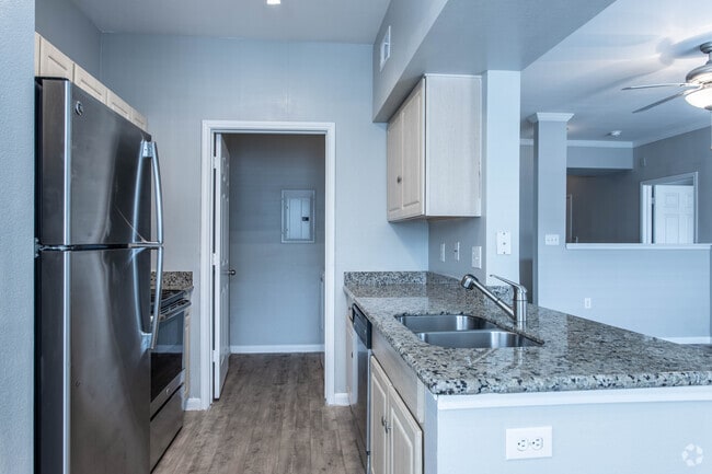 2 BR, 2 BA - 1096 SF - Mirabella