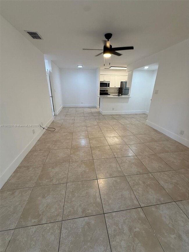 Building Photo - 2846 S University Dr
