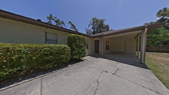 Building Photo - Center St 3125-3127
