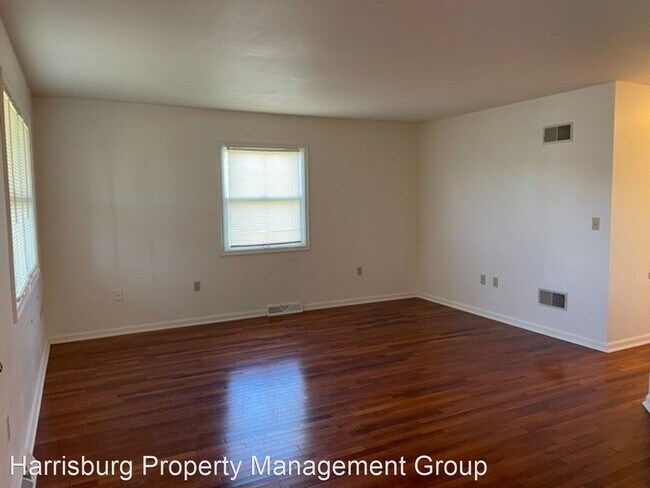 Building Photo - 2 br, 1.5 bath House - 1390 Woodridge Dr