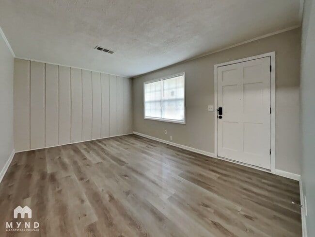 Foto del edificio - 255 Bellwood Ln