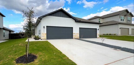 Building Photo - 1020 Staglin St