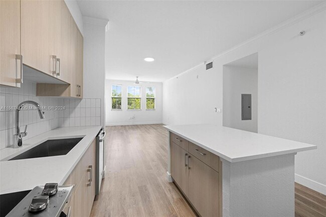 Building Photo - 10170 SW 7th Street Unit 24-207