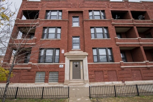 Building Photo - 5901 S Michigan