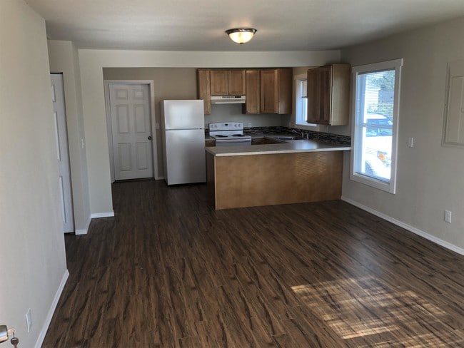 Foto del edificio - 4128 W F St