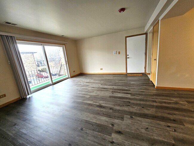 Building Photo - 7121 Laverne Ln