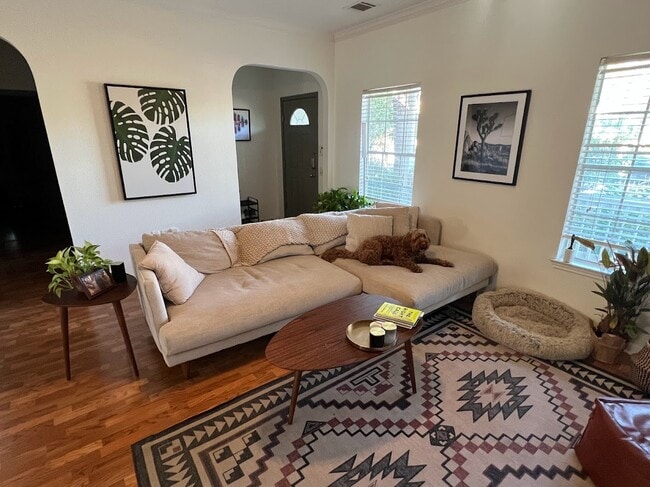 Sala de estar - 1204 San Bernard St