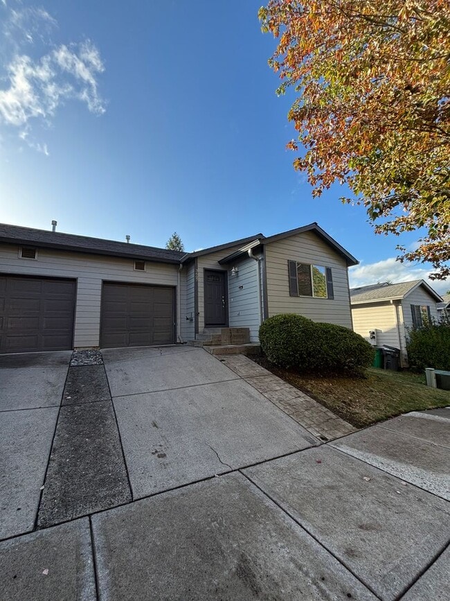3603-3607-3607 NE 158th Ave
