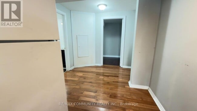 Building Photo - 21 Hoptree Ave