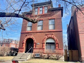 Building Photo - 1503 S 4th St
