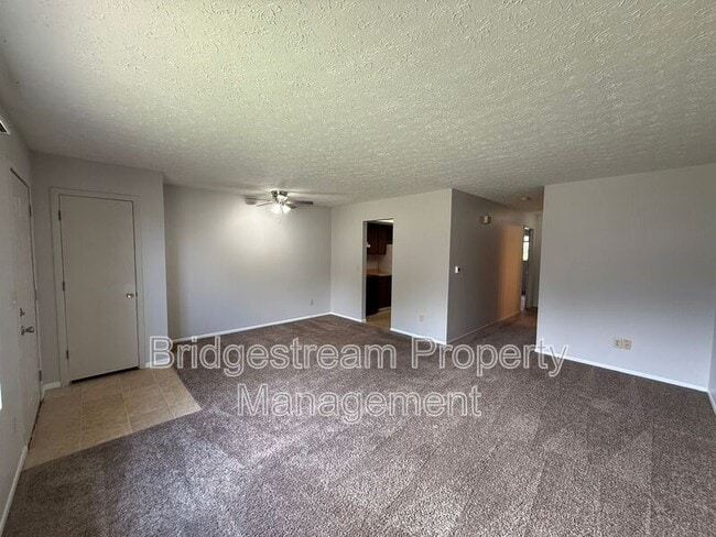Building Photo - 1181 Redbluff Dr