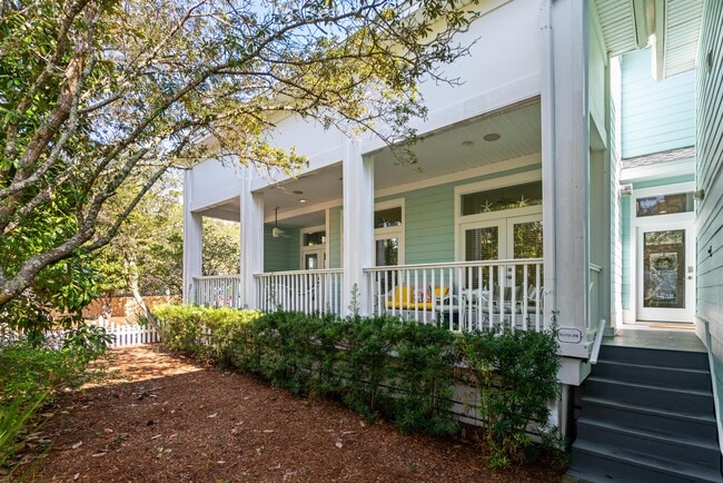 Building Photo - 10 Boardwalk Ln