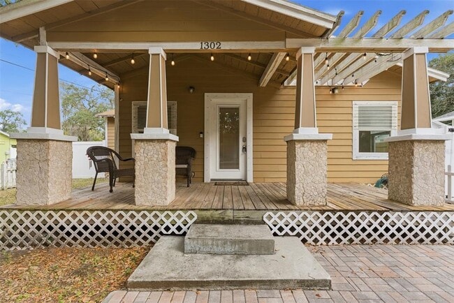 Building Photo - 1302 E Louisiana Ave