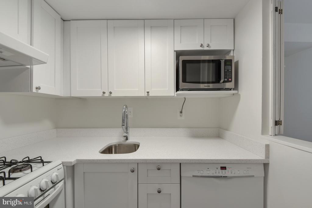 Primary Photo - 1739 1/2 Corcoran St NW