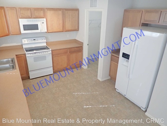 Building Photo - 10844 Deer Meadow Cir