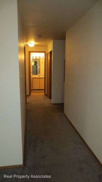 Building Photo - 732 N 95th St