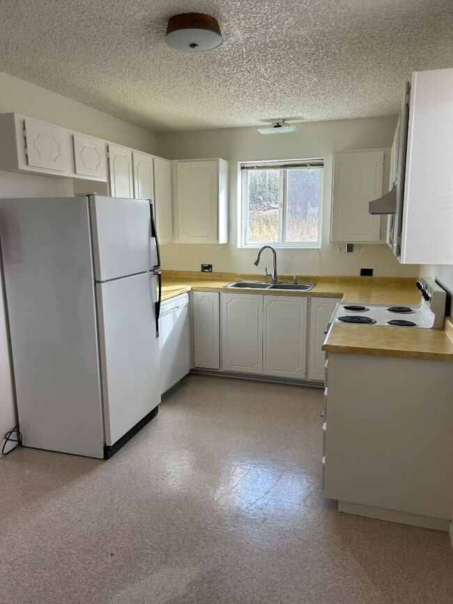 Building Photo - 443 Judith Rd