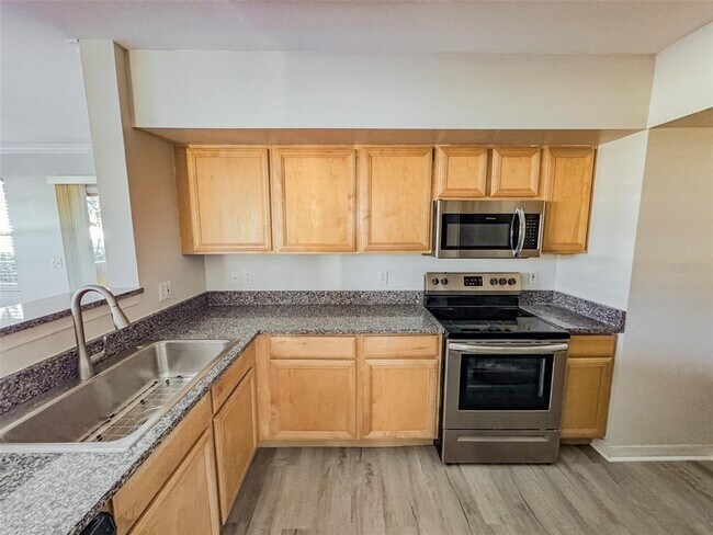 Building Photo - 1110 Villagio Cir