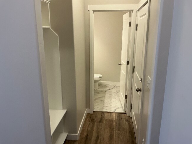 Foto del edificio - 816 N Hilltop Dr