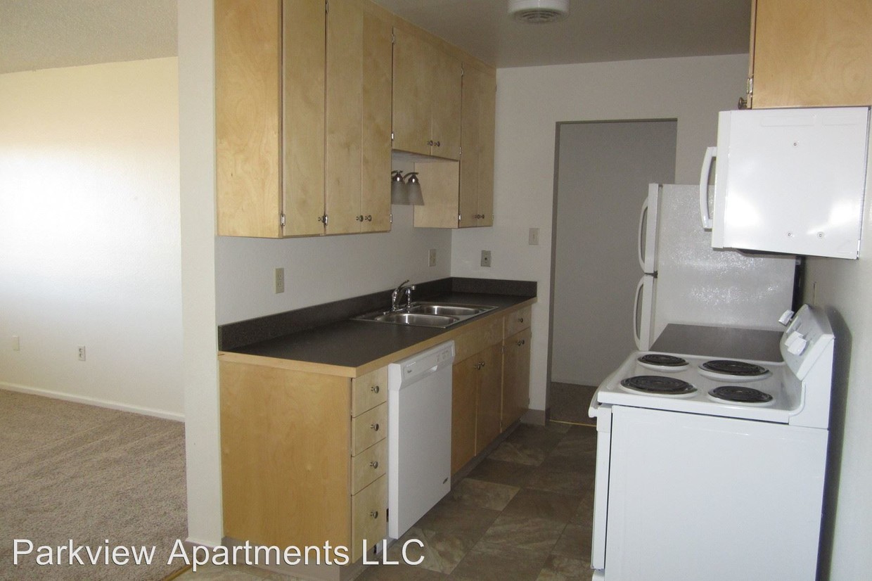 Primary Photo - 4400 Parkview Dr