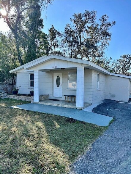 Photo - 2003 E Humphrey St House