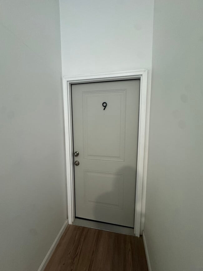 Photo - 839 S Jackson St Apartment