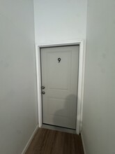 Building Photo - 839 S Jackson St