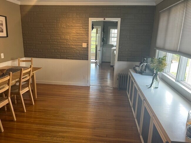 Building Photo - 562 Gallivan Blvd