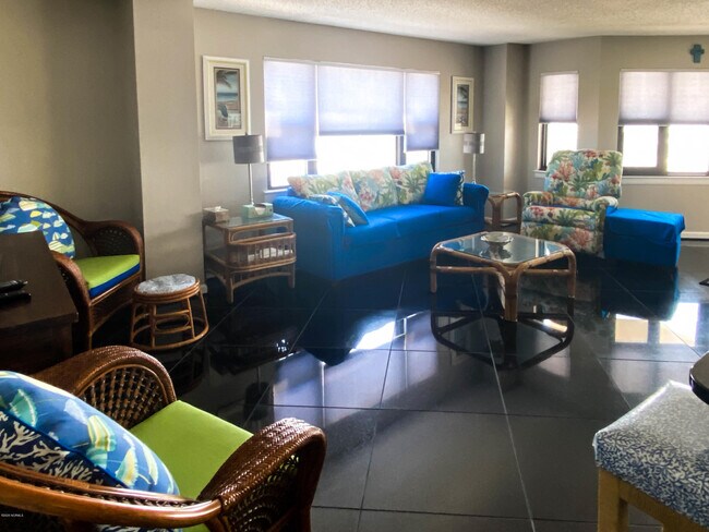 Foto del edificio - 1505 Salter Path Rd