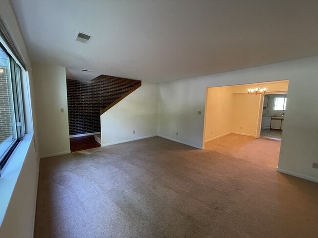 Building Photo - 101 Harvest Dr