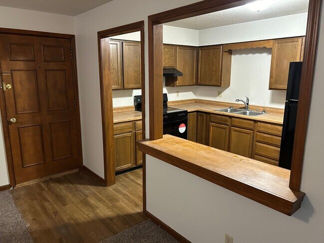 Building Photo - Central location apartment