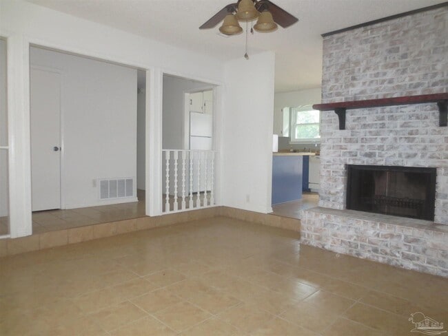 Building Photo - 1330 El Sereno Pl