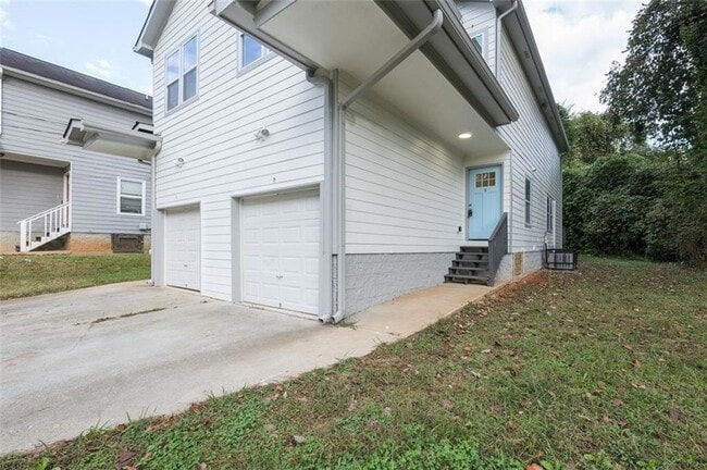 Photo - 2027 Lois Pl NW House