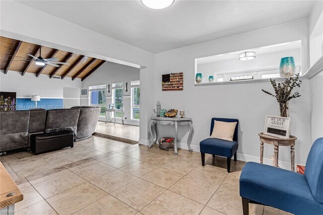 Foto del edificio - 3 br, 2 bath House - 131 SW 63rd Ave
