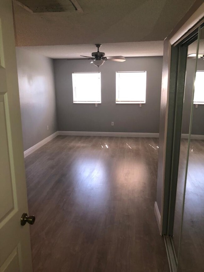 Building Photo - Beautiful Fully Renovated 4 Beds/2Baths