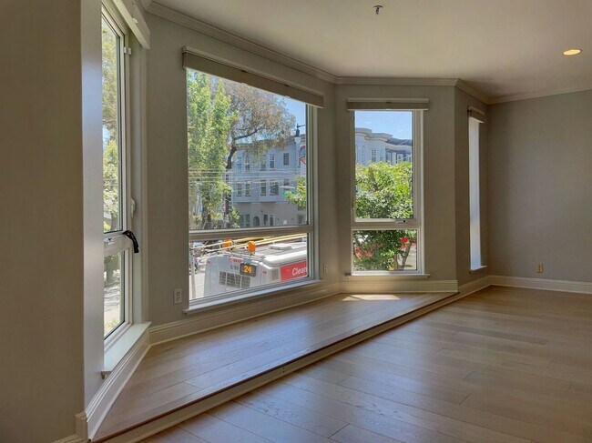 Building Photo - Bright and Updated 2 Bed, 2 Bath NOPA Cond...