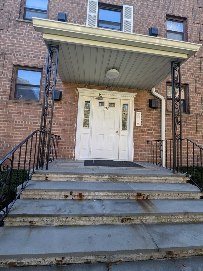Building Photo - 214 Prospect Ave