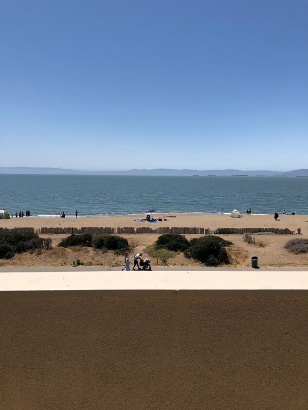 Beach Views - 1001 Shoreline Dr