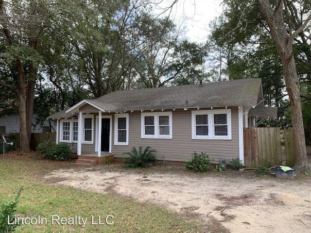 Primary Photo - 3 br, 1 bath House - 713 E. Moore