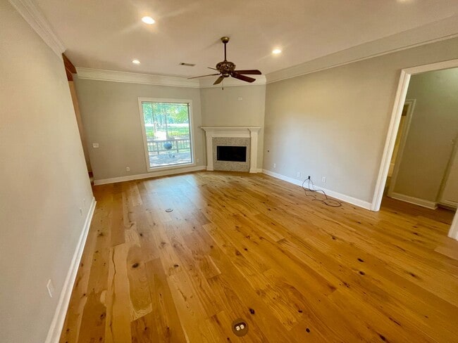 Building Photo - Amazing Home For Rent in Deerfield